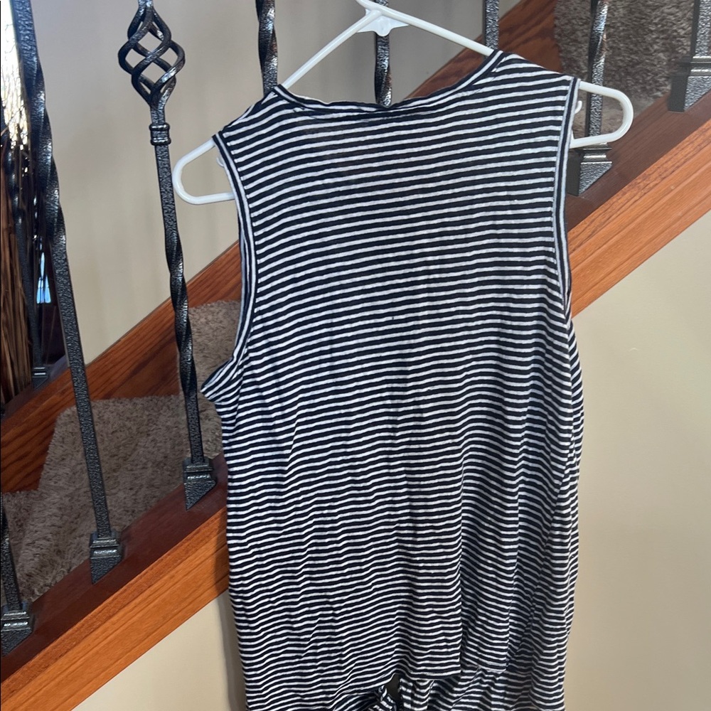 Banana Republic navy and White Striped linen Tank Top - Picture 7 of 7